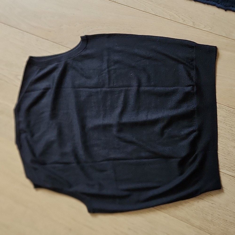 Peter Millar Autumn Crest V-Neck Vest - Black - Picture 8 of 9
